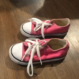 Girls converse